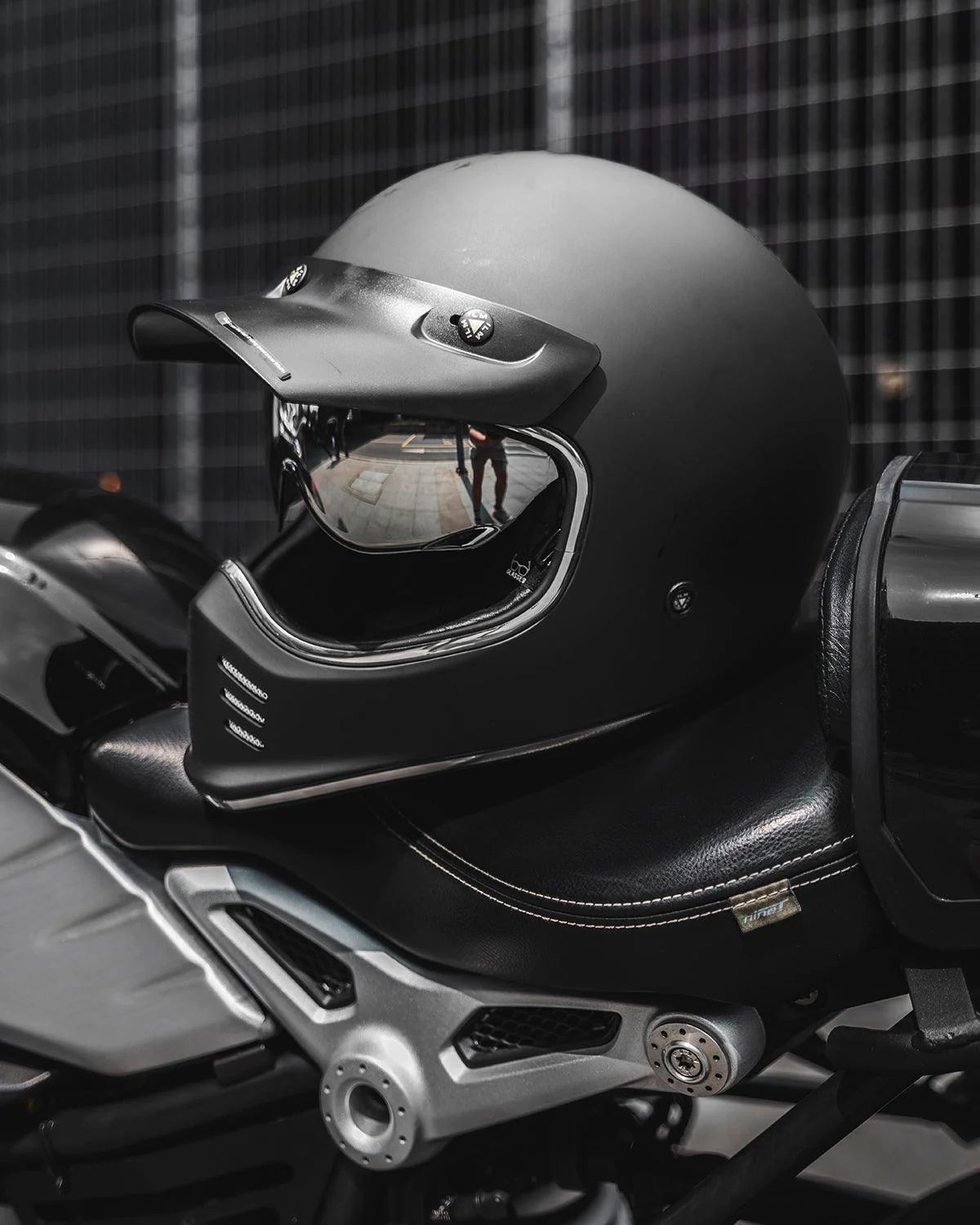 ILM Vintage Full Face Motorcycle Helmets Model Z502 - Image 8